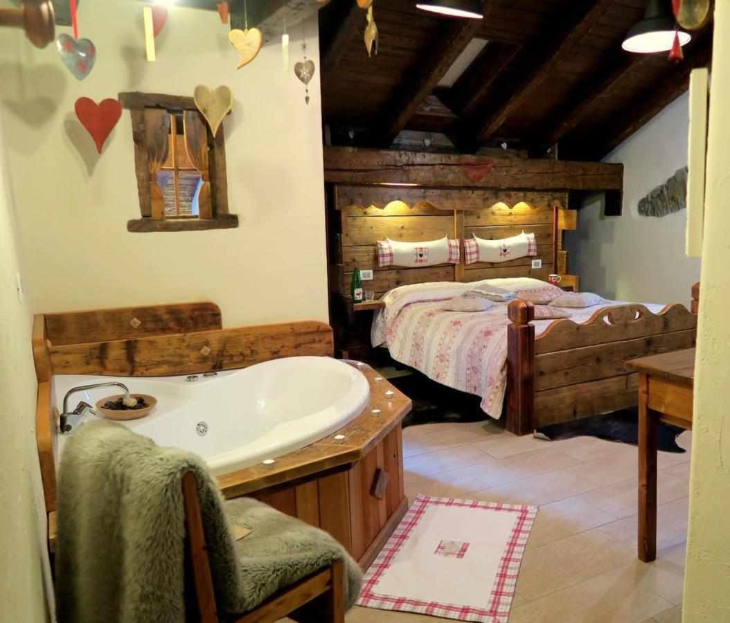 Romantica Suite Con Vasca Idromassaggio Aosta Dış mekan fotoğraf